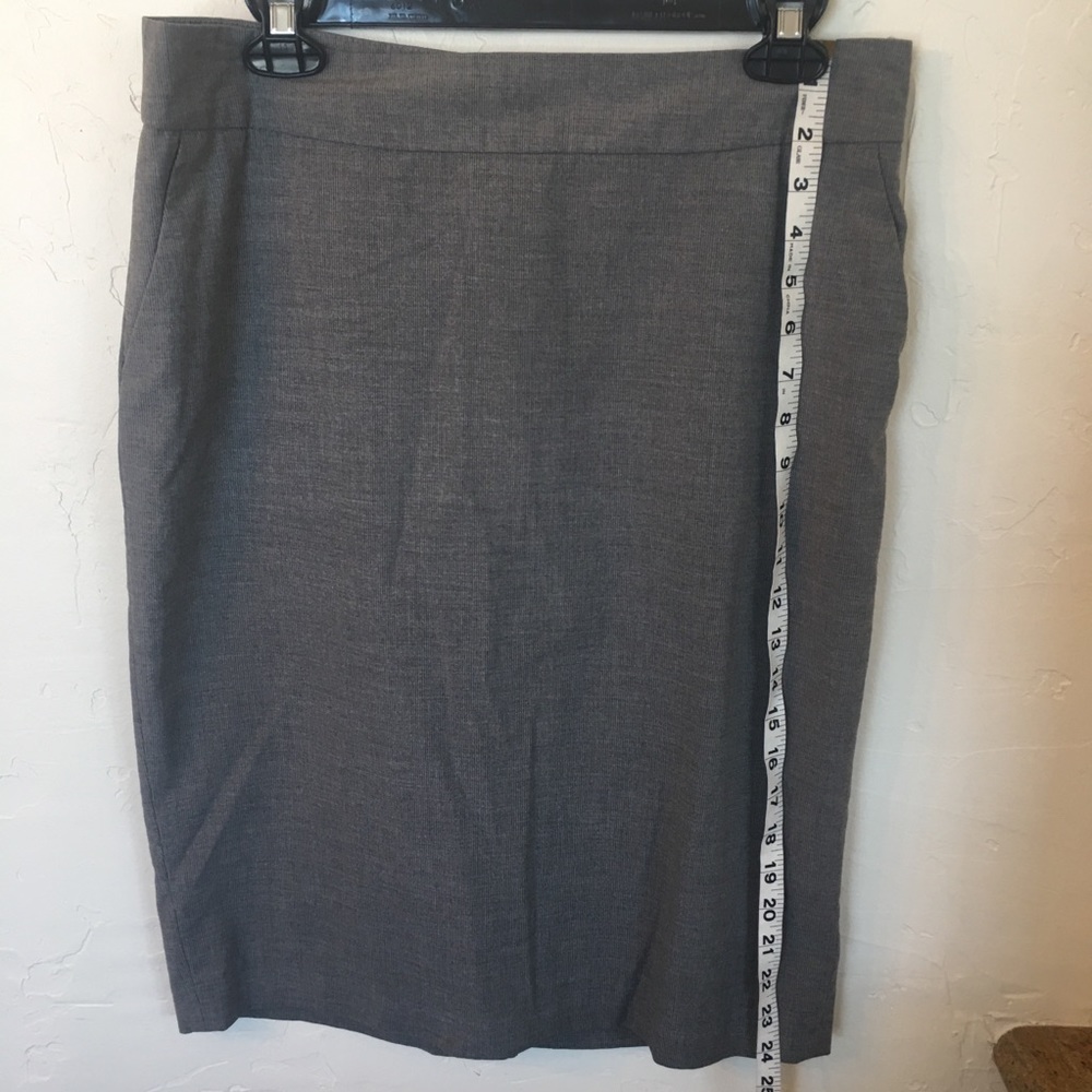 Old Navy lightweight skirt Sz 8